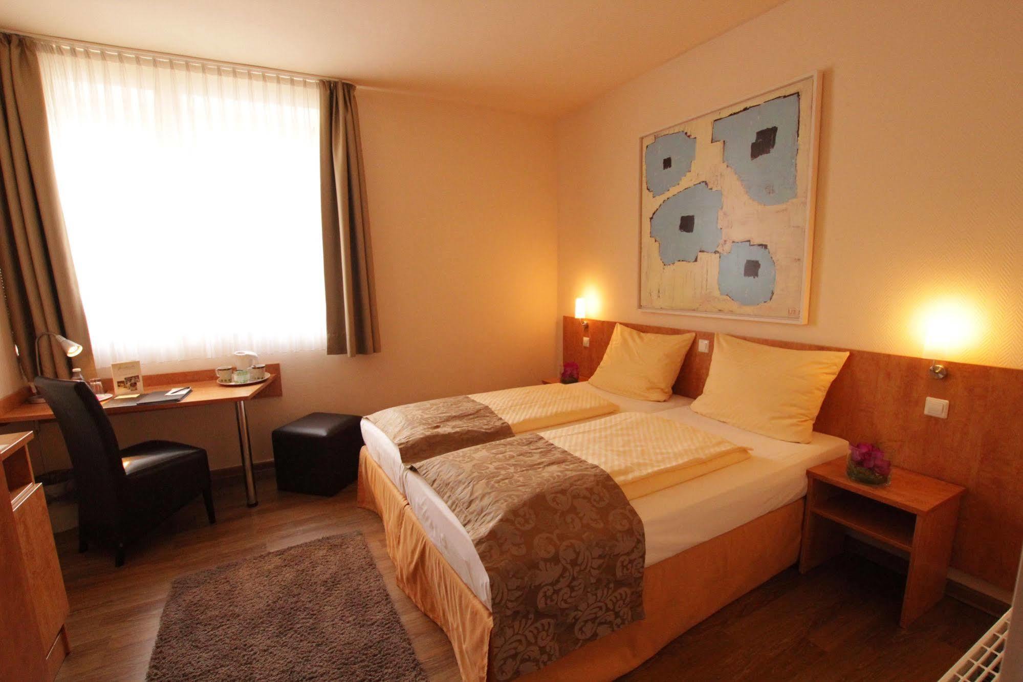 Hotel Alt Speyer Bagian luar foto