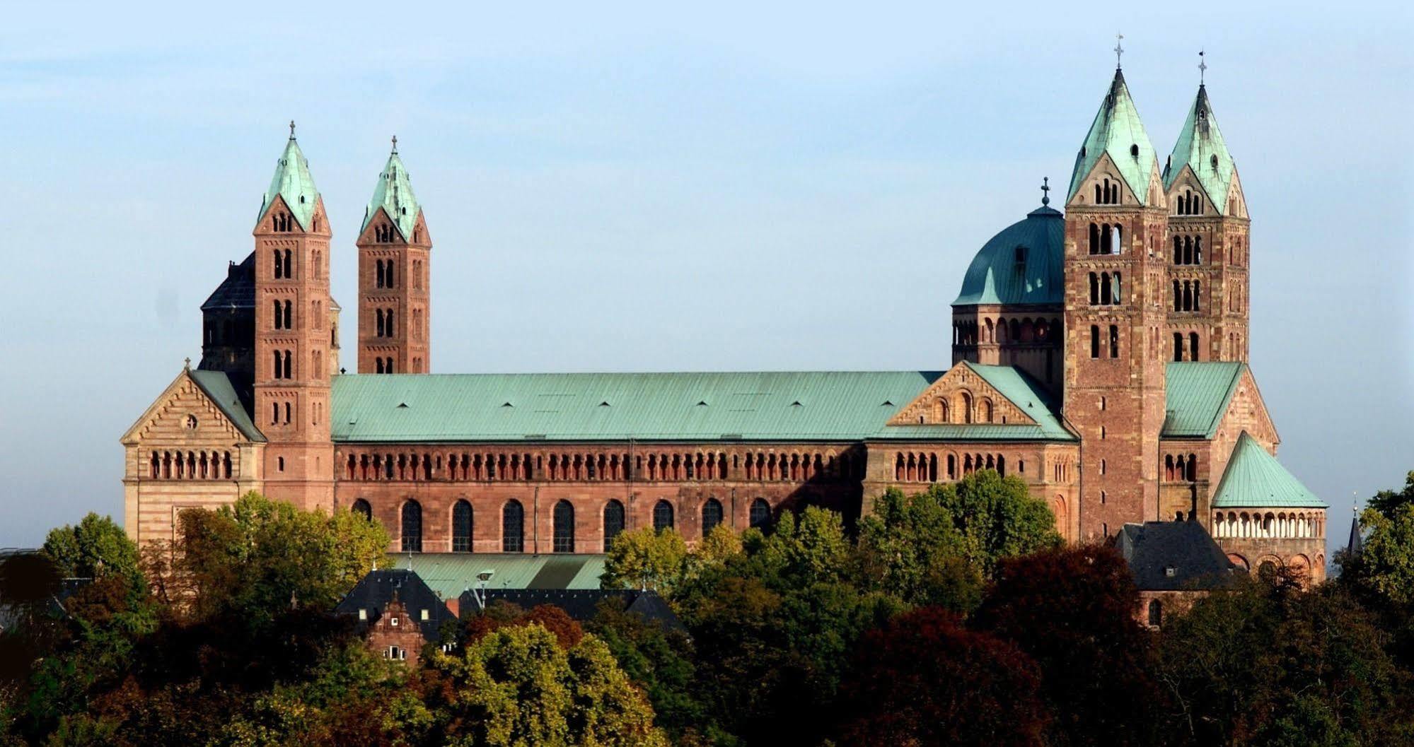 Hotel Alt Speyer Bagian luar foto